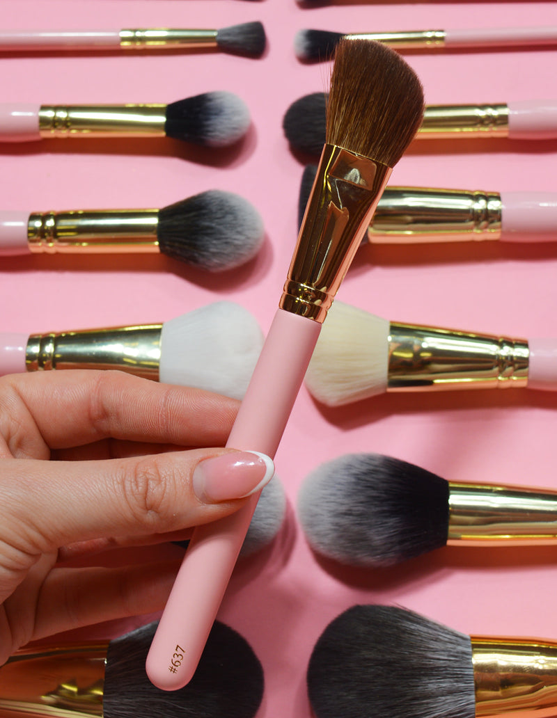 #637 Angled Face Brush
